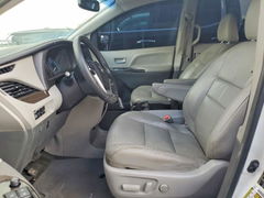 Photo 7 from auction – 2017 TOYOTA SIENNA with VIN 5TDYZ3DC6HS845376