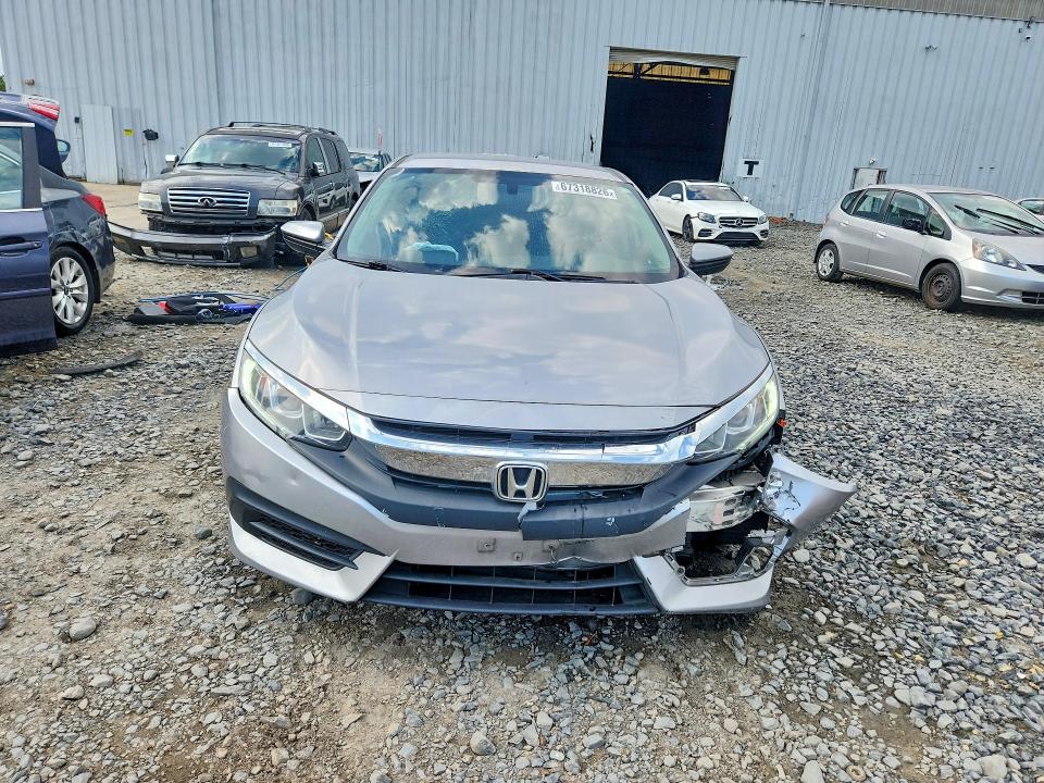 Снимка 5 от търг – 2018 HONDA CIVIC с VIN 2HGFC2F54JH594364