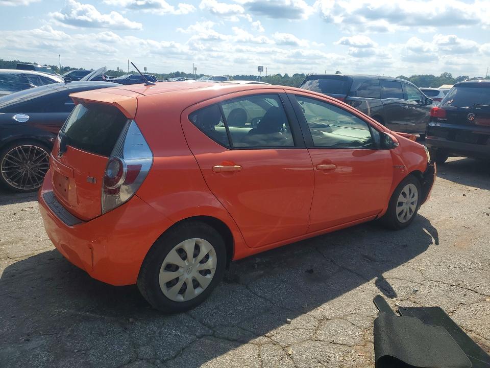 Photo 3 from auction – 2013 TOYOTA PRIUS C with VIN JTDKDTB30D1042349