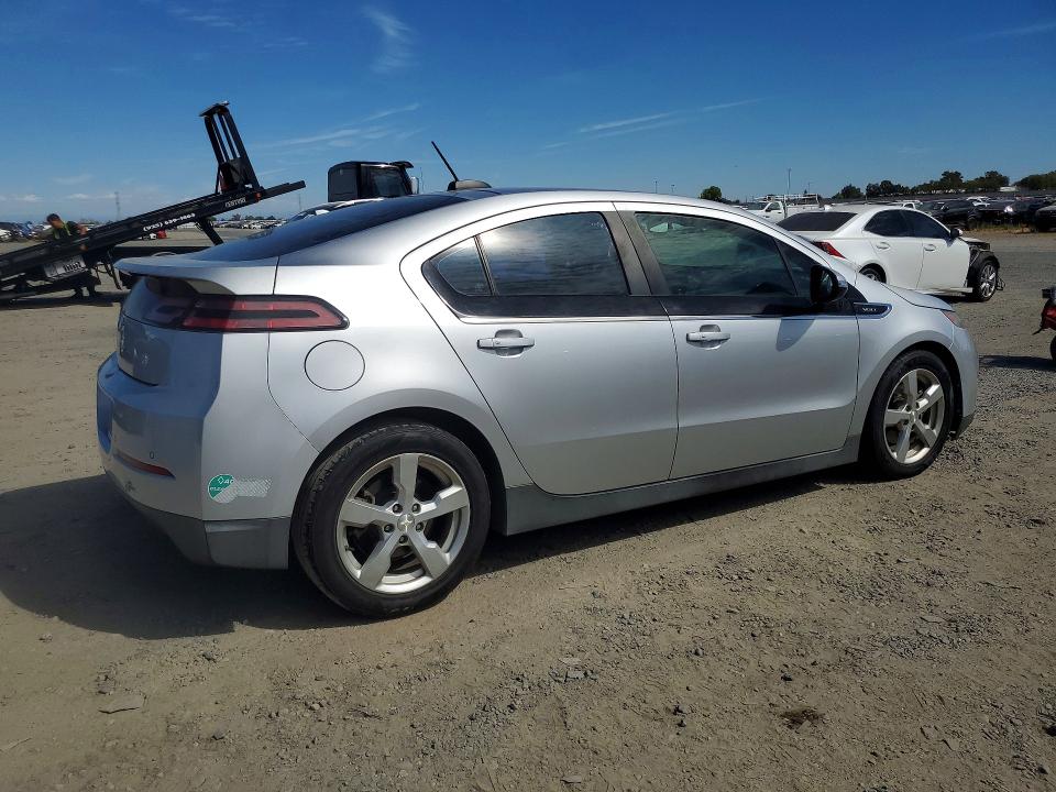 Photo 3 from auction – 2015 CHEVROLET VOLT with VIN 1G1RD6E4XFU142862