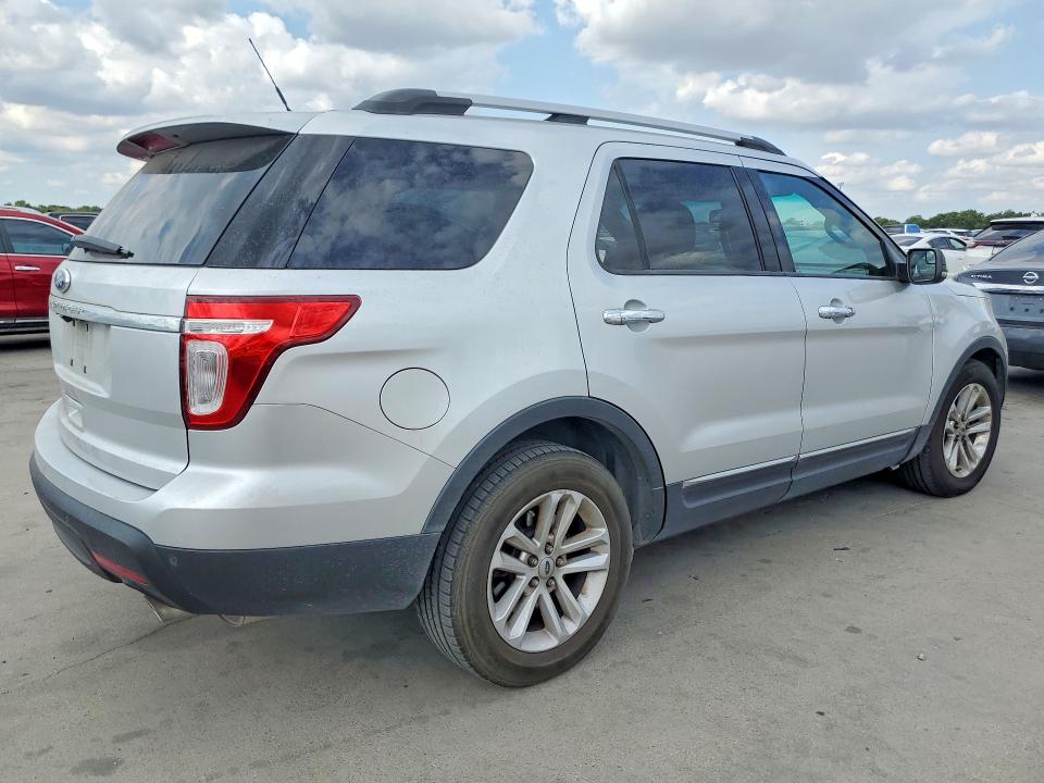 Photo 3 from auction – 2011 FORD EXPLORER with VIN 1FMHK7D87BGA19088