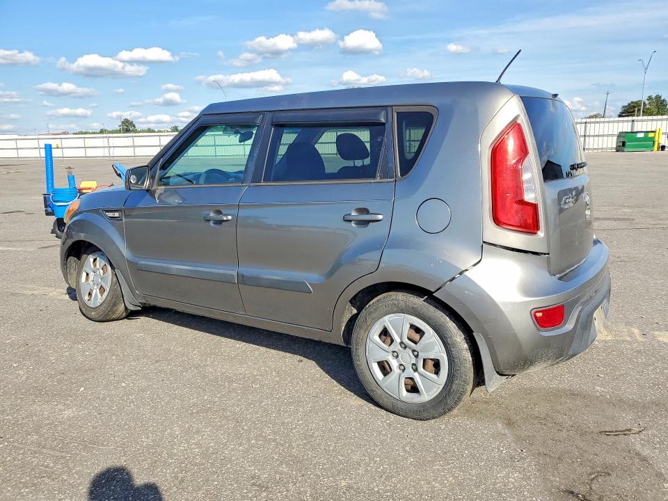 Foto 2 de la subasta – 2013 KIA SOUL con VIN KNDJT2A54D7564457