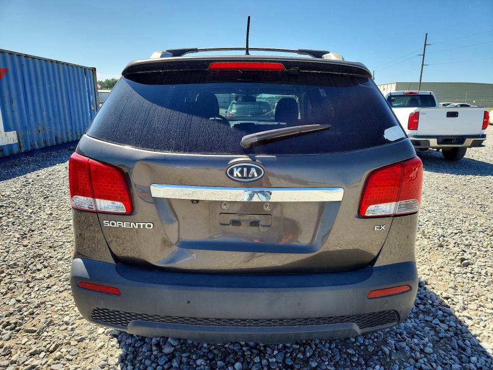 Photo 6 from auction – 2013 KIA SORENTO with VIN 5XYKU3A66DG343994