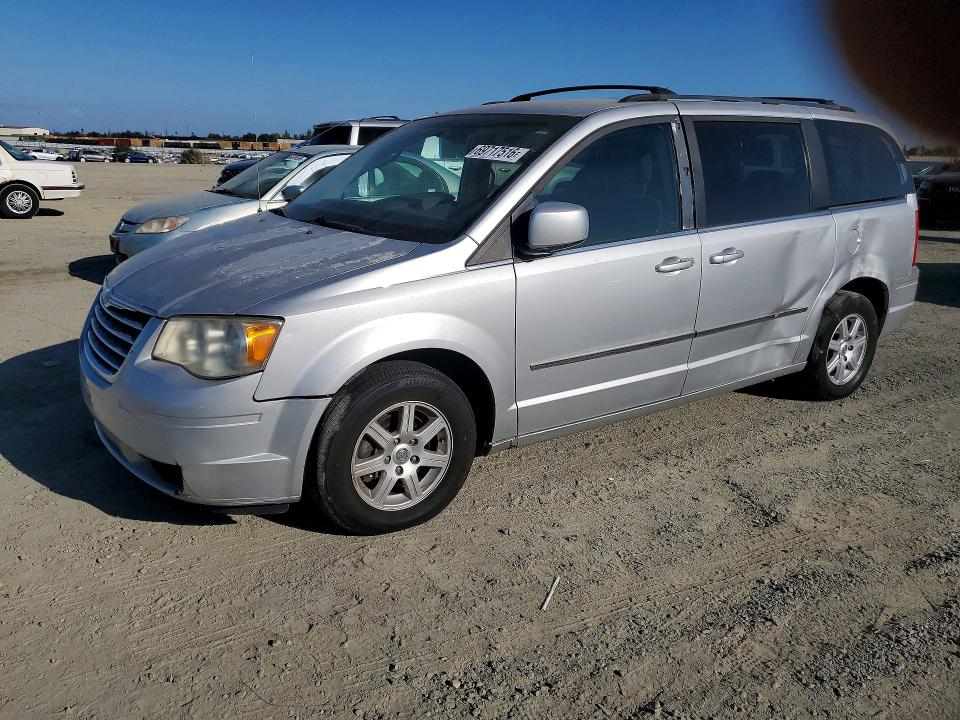 Снимка 1 от търг – 2010 CHRYSLER TOWN & COUNTRY с VIN 2A4RR5D19AR108972
