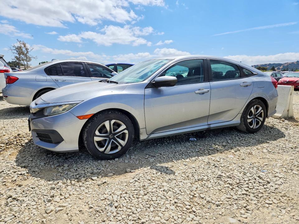 Снимка 1 от търг – 2017 HONDA CIVIC с VIN 19XFC2F58HE224751