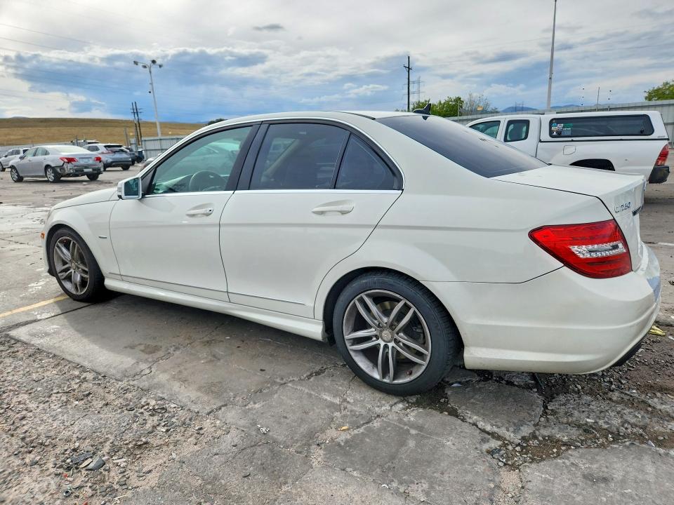 Снимка 2 от търг – 2012 MERCEDES-BENZ C-CLASS C250 RWD с VIN WDDGF4HB1CA606535
