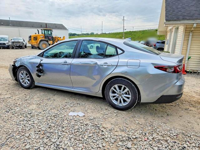 Снимка 2 от търг – 2026 TOYOTA CAMRY с VIN 4T1DAACK7TU738176