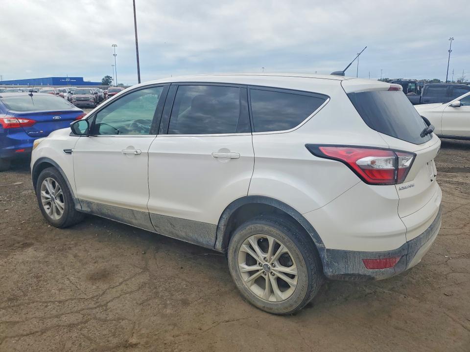 Photo 2 from auction – 2017 FORD ESCAPE with VIN 1FMCU9GD1HUD03416