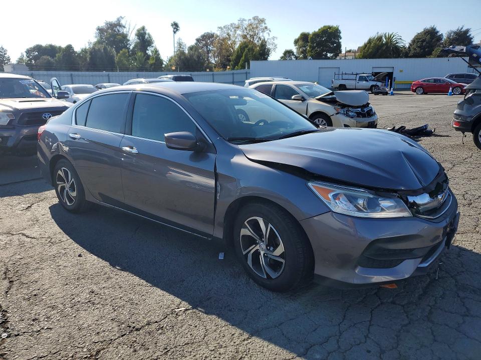 Снимка 4 от търг – 2016 HONDA ACCORD с VIN 1HGCR2F37GA175710