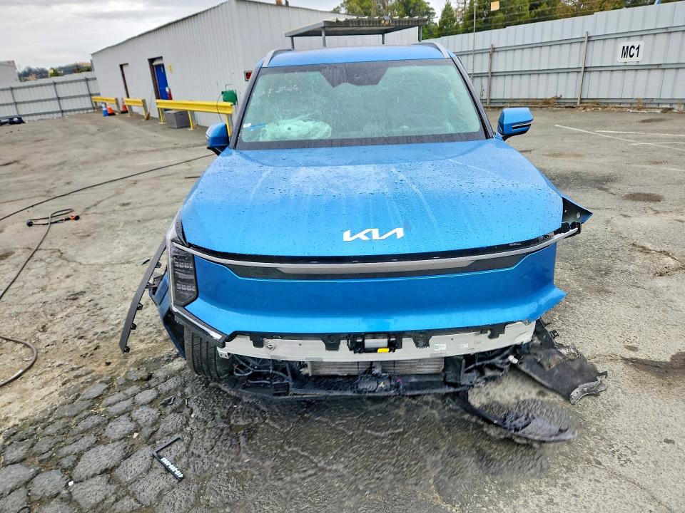 Photo 5 from auction – 2024 KIA EV9 with VIN KNDAFFS50R6023500