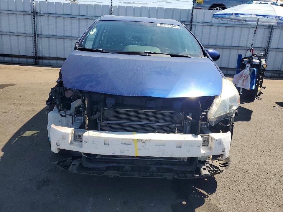 Photo 5 from auction – 2013 TOYOTA PRIUS V with VIN JTDZN3EU8D3189510