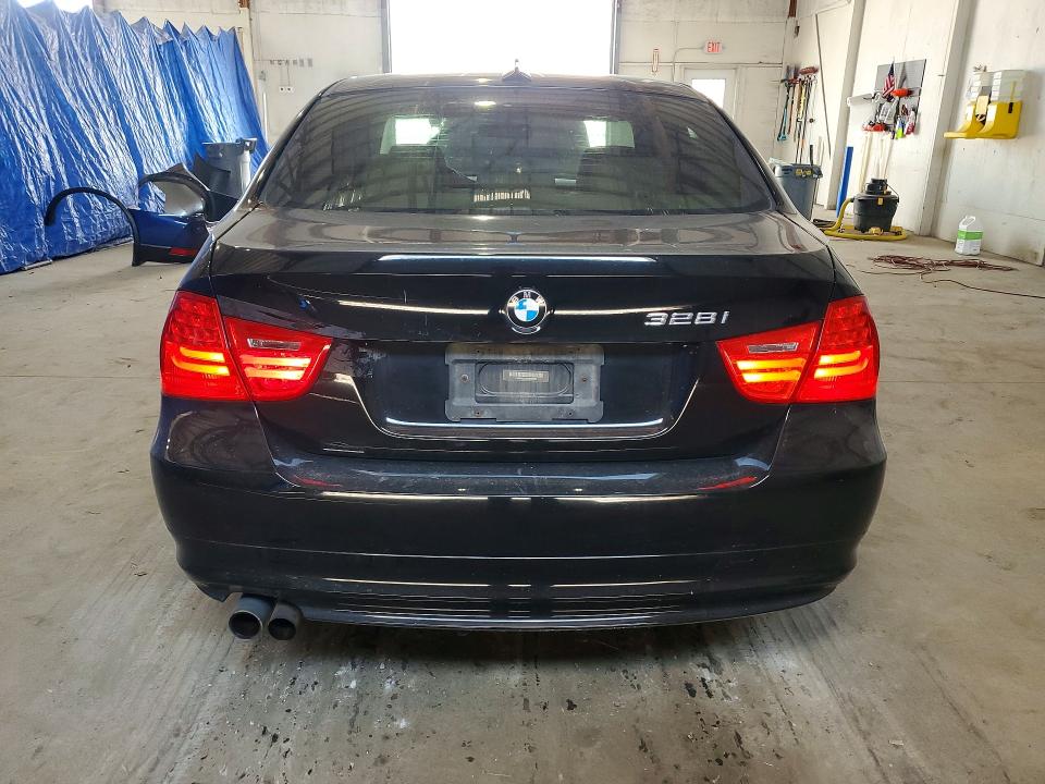 Photo 6 from auction – 2011 BMW 328 with VIN WBAPK5C59BA995725