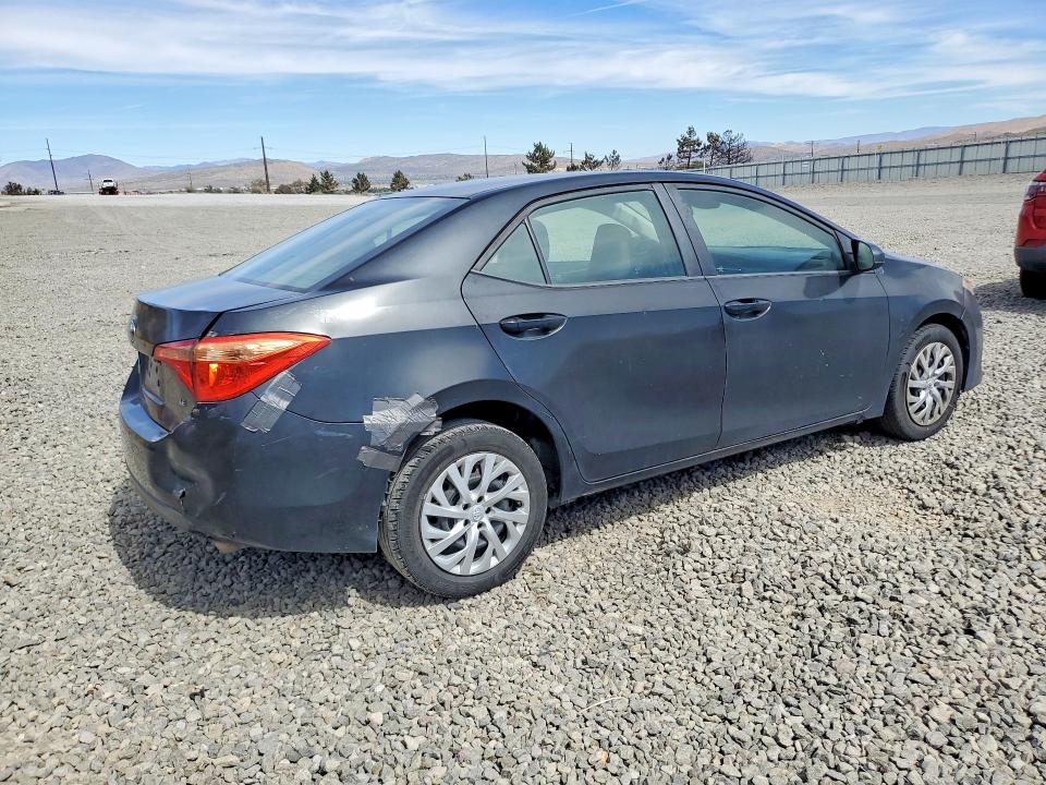 Photo 3 from auction – 2017 TOYOTA COROLLA with VIN 5YFBURHE9HP622096
