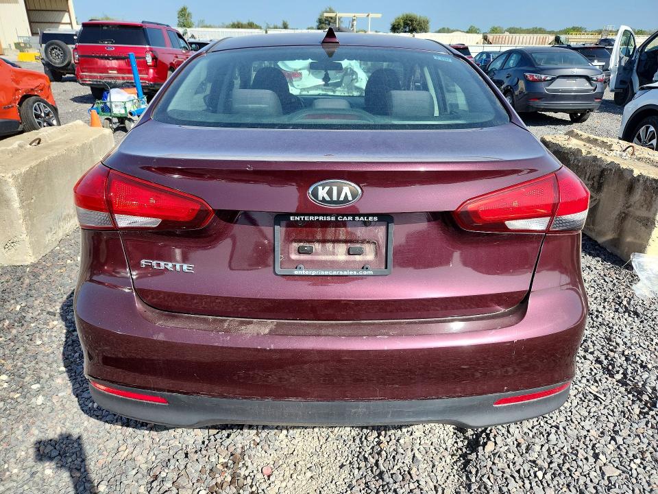 Foto 6 de la subasta – 2018 KIA FORTE con VIN 3KPFL4A77JE172488