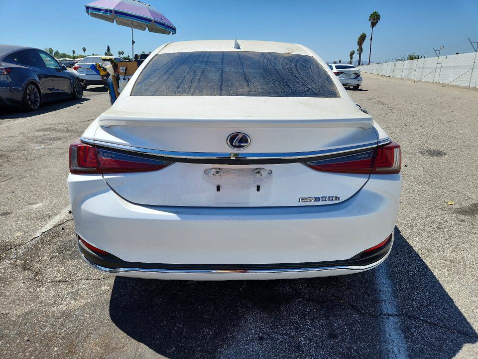 Photo 6 from auction – 2022 LEXUS ES 300H with VIN 58ACA1C10NU022671
