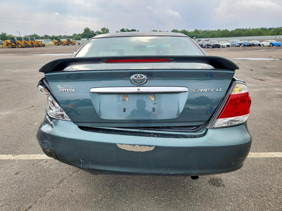 Photo 6 from auction – 2005 TOYOTA CAMRY with VIN 4T1BE32K55U101752