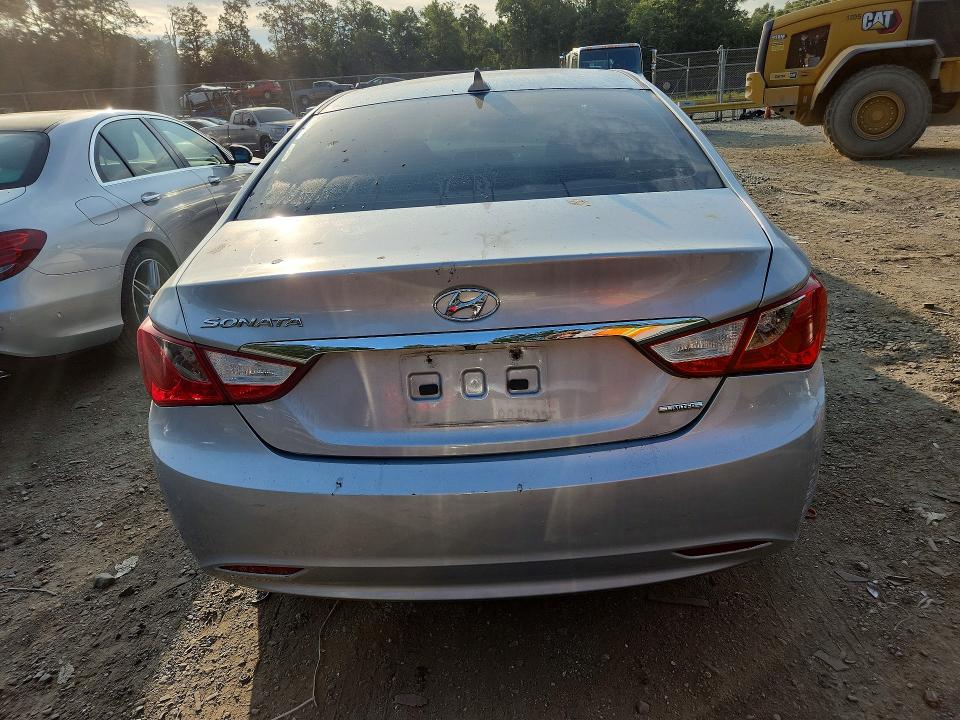 Снимка 6 от търг – 2011 HYUNDAI SONATA с VIN 5NPEC4AC8BH229416