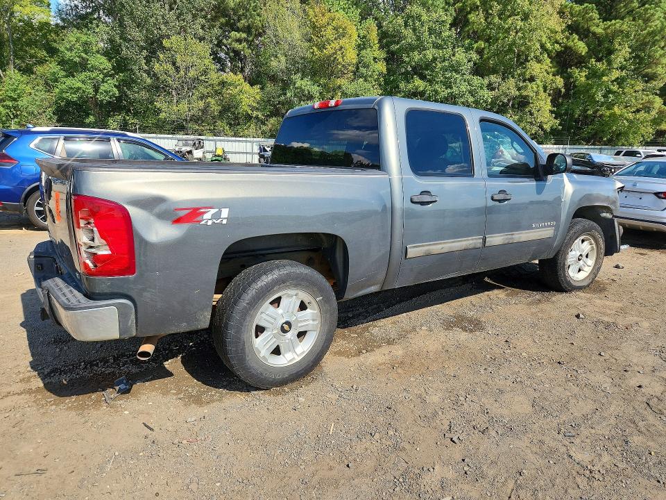 Photo 3 from auction – 2011 CHEVROLET SILVERADO with VIN 3GCPKSE3XBG331657