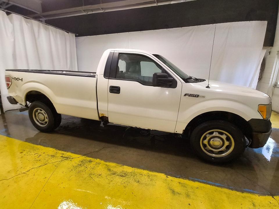 Photo 4 from auction – 2010 FORD F150 with VIN 1FTMF1EW3AKC00119
