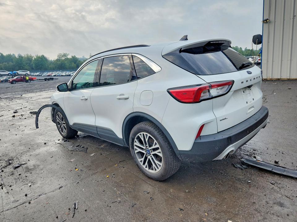 Photo 2 from auction – 2020 FORD ESCAPE with VIN 1FMCU9H63LUA21027