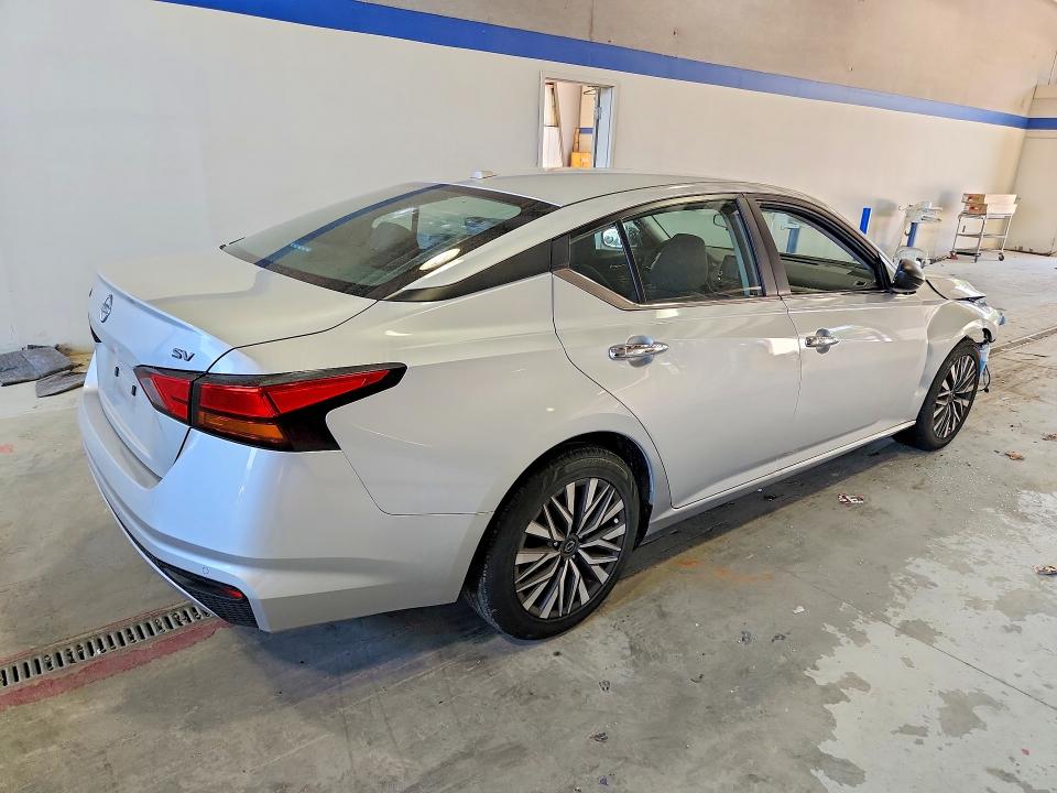 Photo 3 from auction – 2024 NISSAN ALTIMA with VIN 1N4BL4DV1RN304229