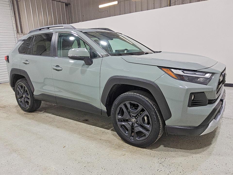 Photo 4 from auction – 2022 TOYOTA RAV4 with VIN 2T3J1RFV2NW256958
