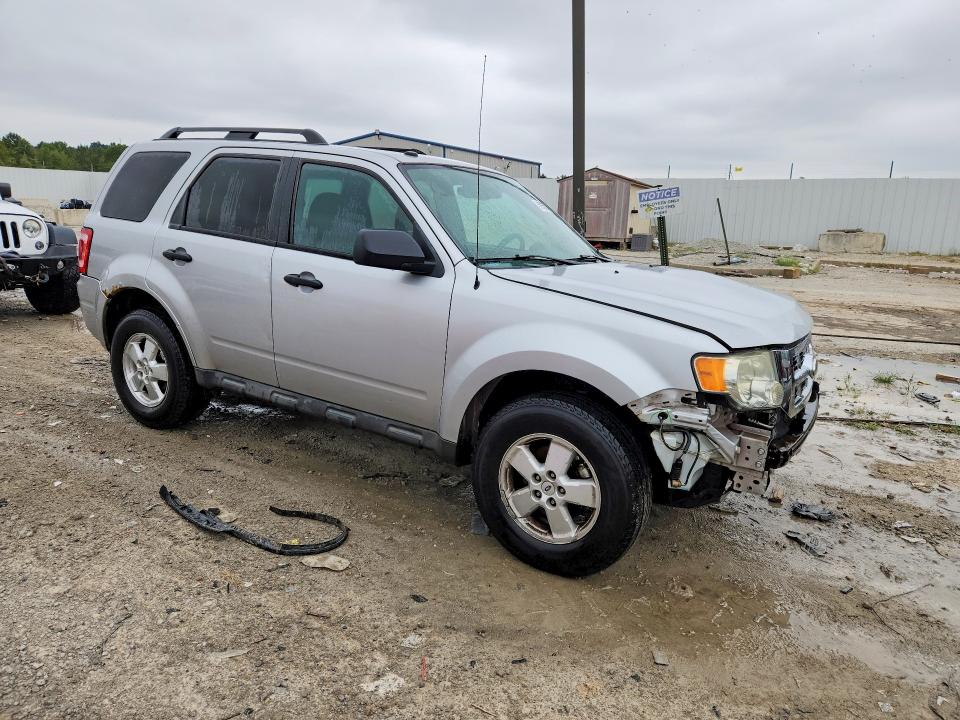 Photo 4 from auction – 2010 FORD ESCAPE with VIN 1FMCU0D77AKC67257