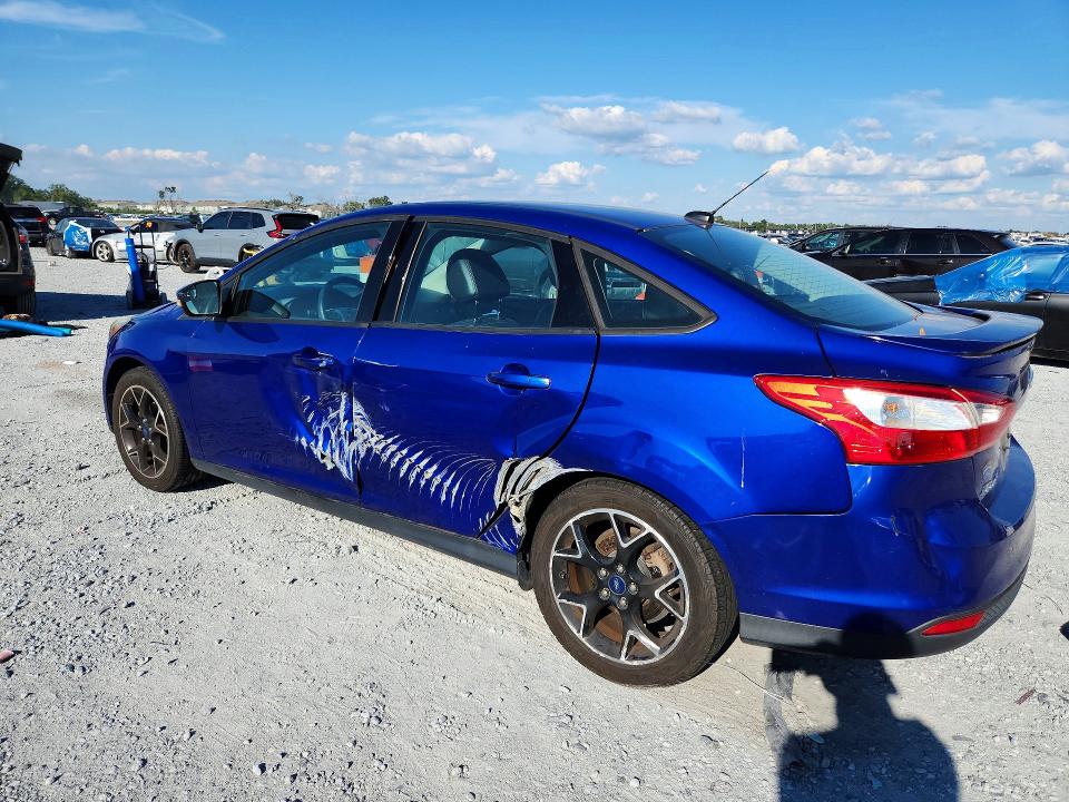 Снимка 2 от търг – 2014 FORD FOCUS с VIN 1FADP3F22EL165907