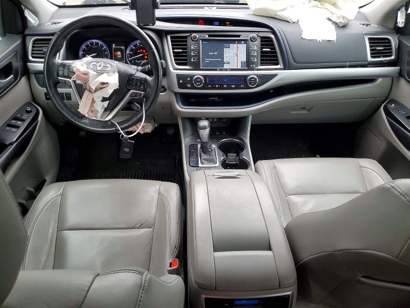 Снимка 8 от търг – 2018 TOYOTA HIGHLANDER с VIN 5TDJZRFH7JS816455