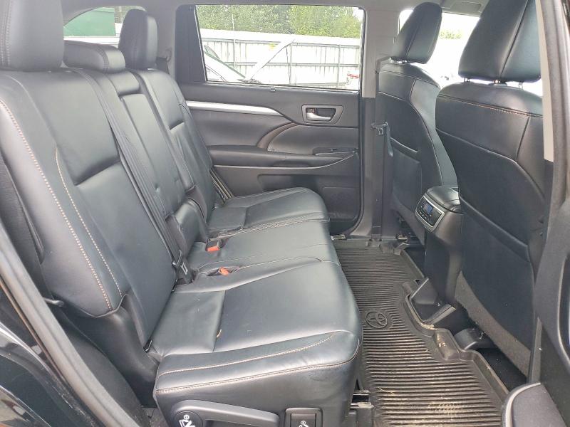 Photo 11 from auction – 2018 TOYOTA HIGHLANDER with VIN 5TDJZRFH4JS557746