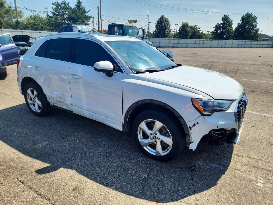 Photo 4 from auction – 2022 AUDI Q3 with VIN WA1AUCF33N1148196