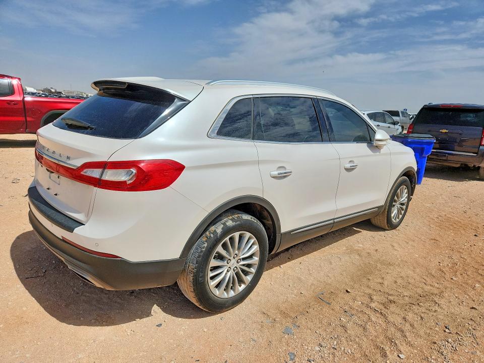 Zdjęcie 3 z aukcji – 2017 LINCOLN MKX z VIN 2LMPJ6KR8HBL47077