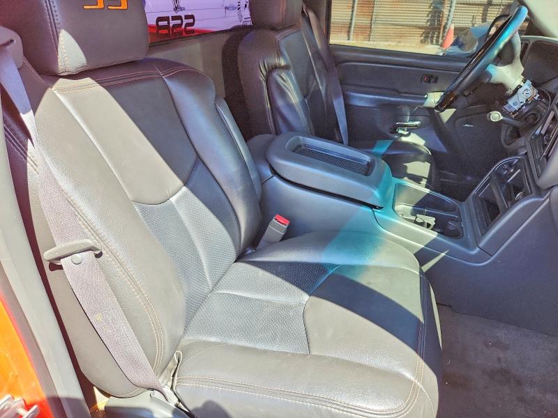 Photo 10 from auction – 2005 CHEVROLET SILVERADO with VIN 1GCEC14T85Z163988