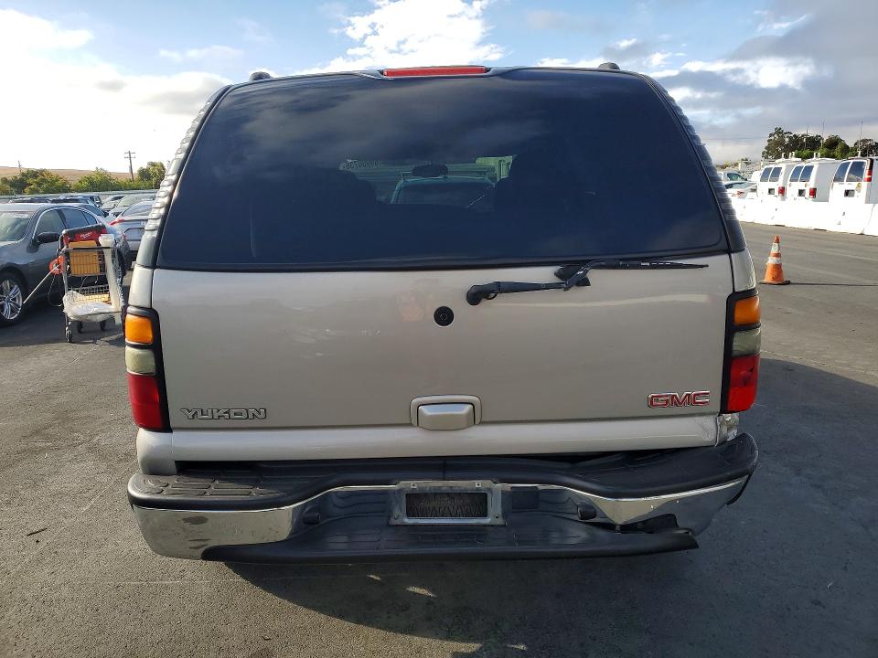 Снимка 6 от търг – 2004 GMC YUKON с VIN 1GKEC13V94J328743