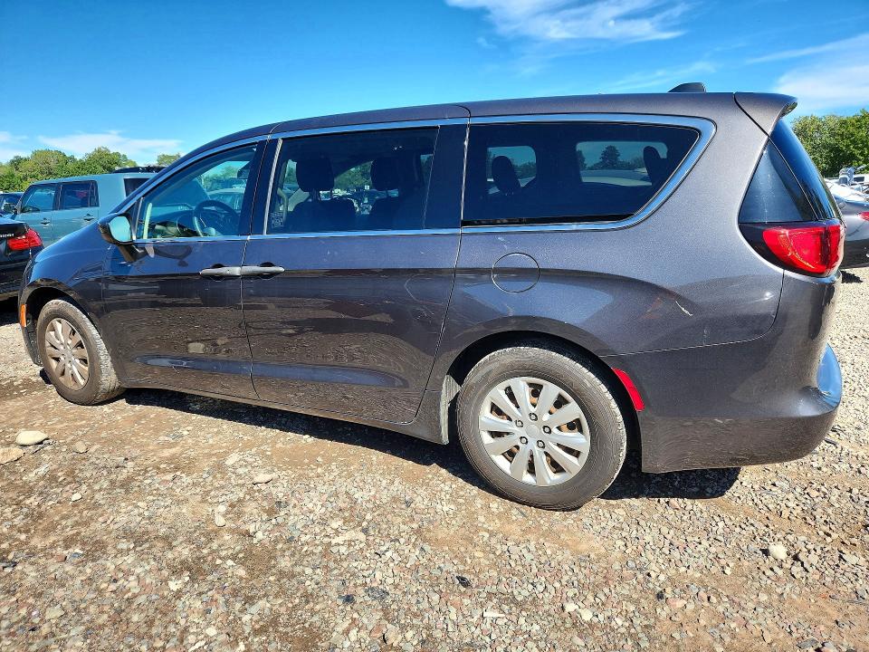 Photo 2 from auction – 2018 CHRYSLER PACIFICA with VIN 2C4RC1AG3JR114355
