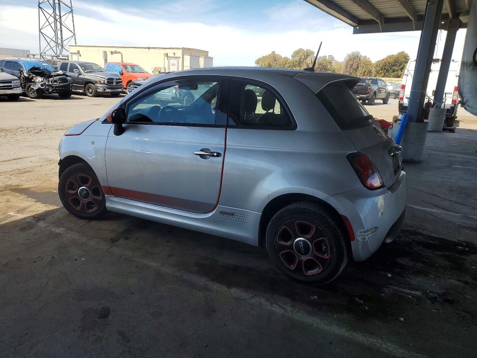 Photo 2 from auction – 2014 FIAT 500 with VIN 3C3CFFGE5ET173057
