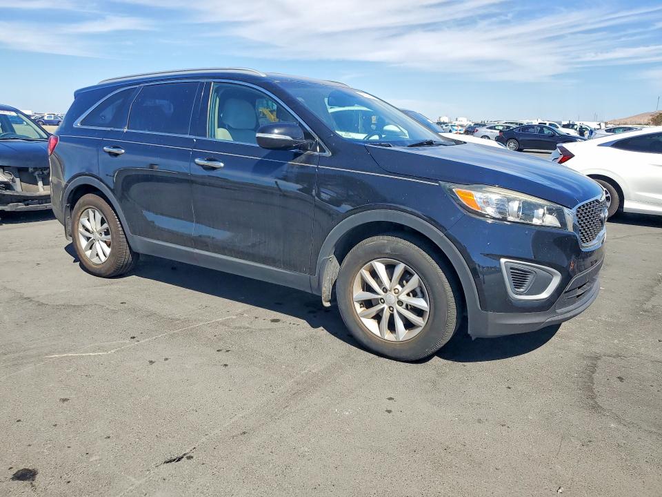 Photo 4 from auction – 2017 KIA SORENTO with VIN 5XYPG4A33HG284627