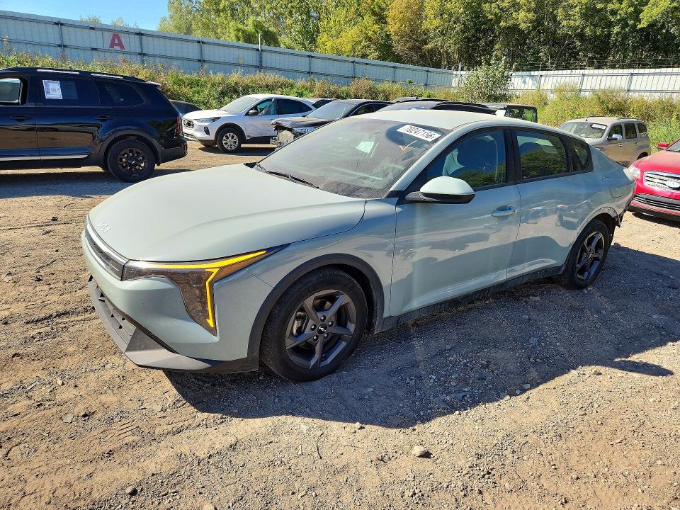 KIA K4 2025 مع رقم تعريف المركبة 3KPFT4DE7SE026569 - صورة من المزاد
