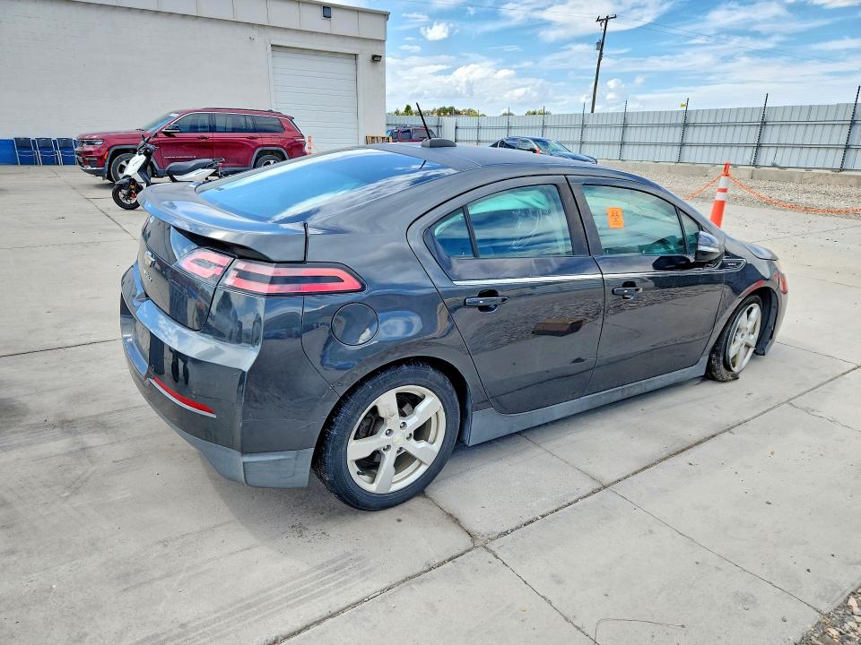 Photo 3 from auction – 2015 CHEVROLET VOLT with VIN 1G1RD6E43FU125434
