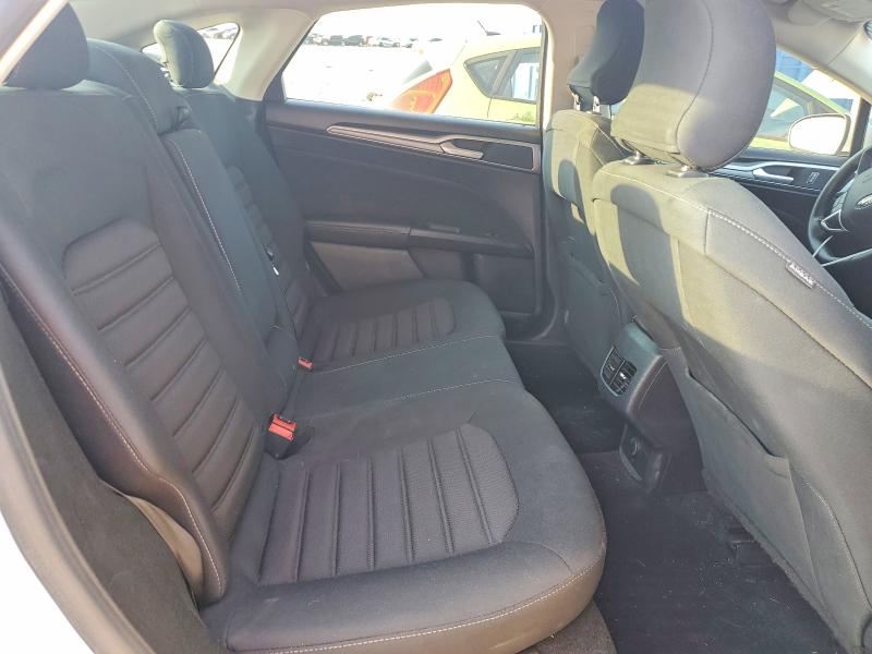 Zdjęcie 10 z aukcji – 2019 FORD FUSION z VIN 3FA6P0LU4KR226278