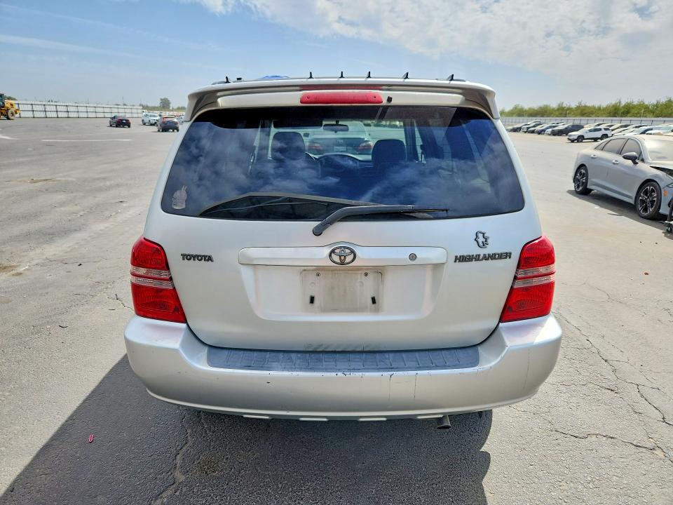 Photo 6 from auction – 2003 TOYOTA HIGHLANDER with VIN JTEGD21A130060763