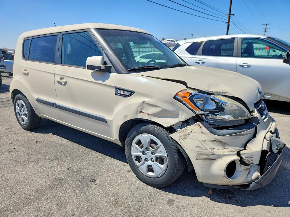 Снимка 4 от търг – 2013 KIA SOUL с VIN KNDJT2A55D7773299