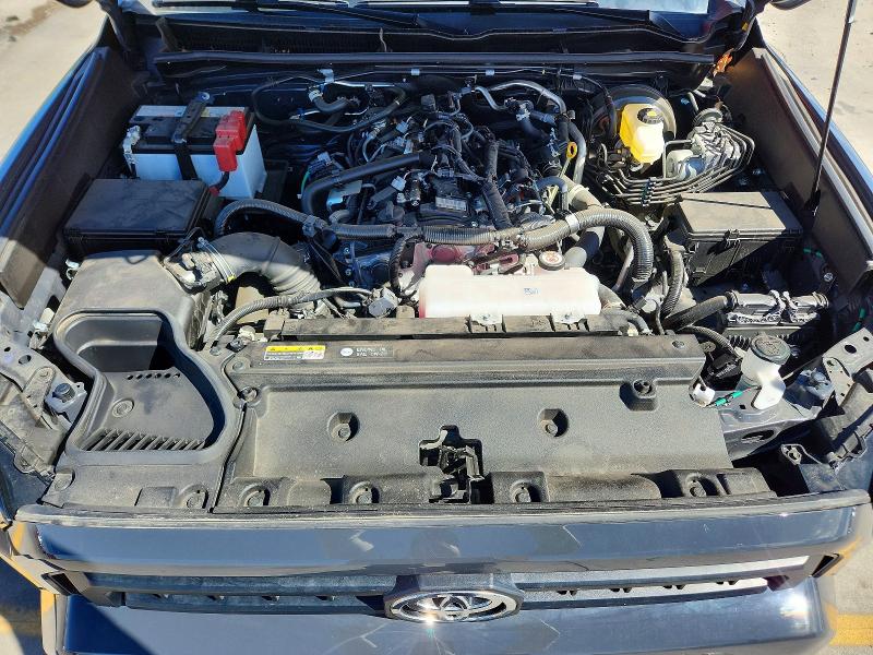 Снимка 12 от търг – 2025 TOYOTA 4RUNNER с VIN JTEVA5BR6S5033064