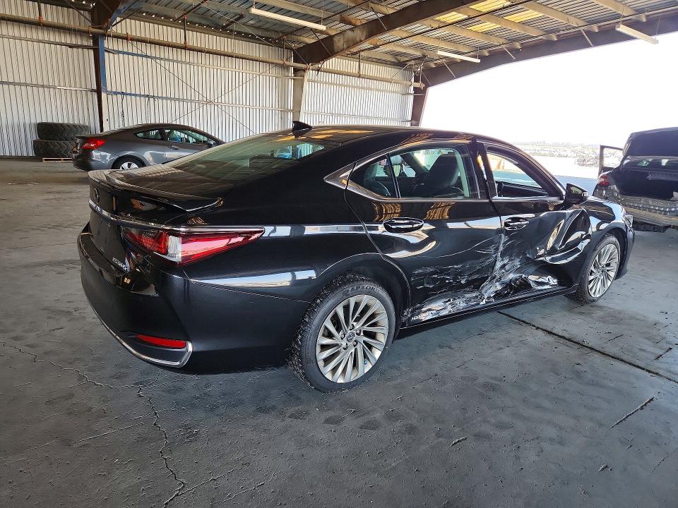 Фото 3 с аукциона – 2019 LEXUS ES с VIN 58AB21B16KU002169