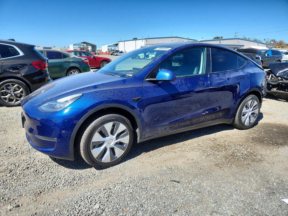 TESLA MODEL Y 2023 с VIN 7SAYGDEE2PA031322 - Снимка от търг