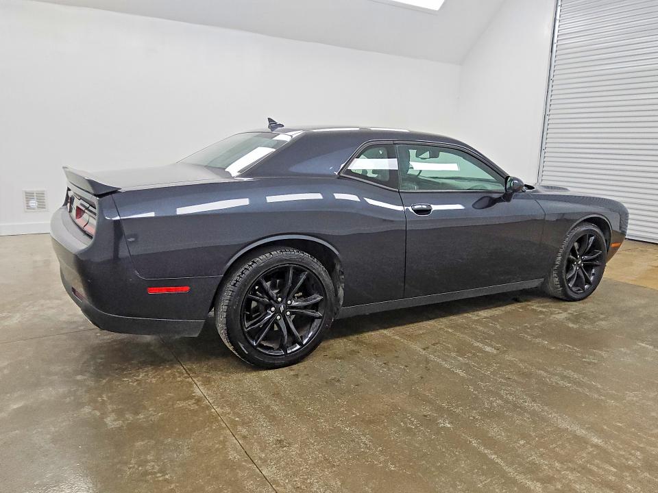 Photo 3 from auction – 2018 DODGE CHALLENGER with VIN 2C3CDZAG1JH339322