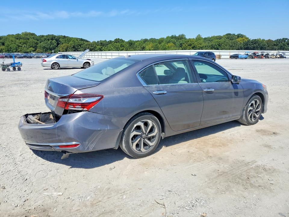 Photo 3 from auction – 2017 HONDA ACCORD with VIN 1HGCR2F89HA126117
