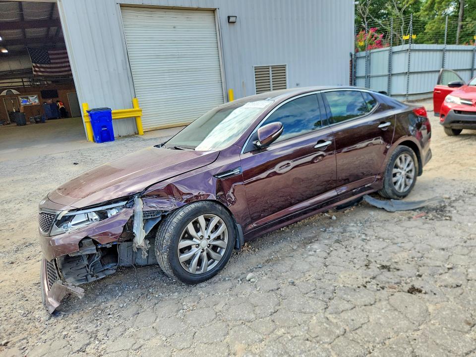 KIA OPTIMA 2015 مع رقم تعريف المركبة 5XXGN4A70FG381763 - صورة من المزاد