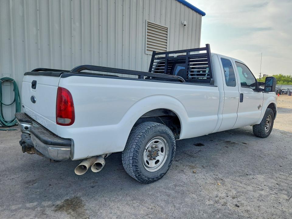 Foto 3 de la subasta – 2014 FORD F250 con VIN 1FT7X2AT3EEB45560