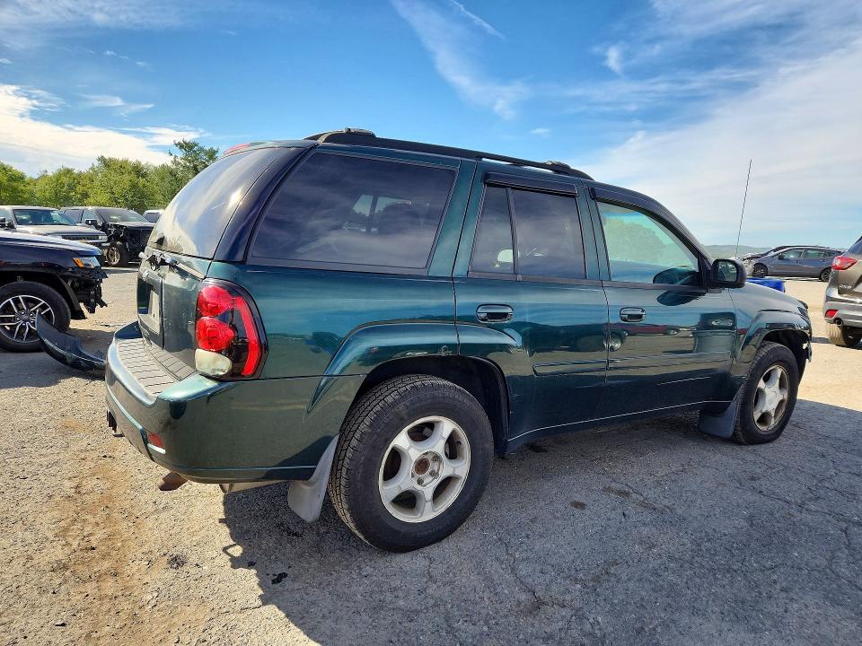 Снимка 3 от търг – 2006 CHEVROLET TRAILBLAZER с VIN 1GNDT13S662191486